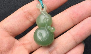 玉葫芦吊坠的寓意 玉葫芦吊坠的寓意句子