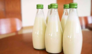 喝牛奶的好处与坏处（老年人喝牛奶的好处与坏处）