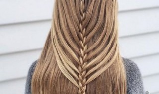 立体辫子怎么编 立体辫子怎么编好看