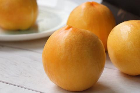 黄金油桃和黄桃一样吗