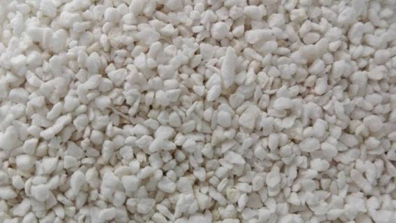 珍珠岩是什么（珍珠岩是什么 珍珠岩的用途）