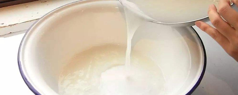 淘米水浇花的正确方法（淘米水浇花的正确方法比例）