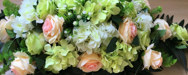 家里可以放假花吗（家里放假花有什么风水讲究）