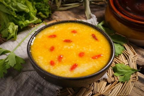 小米稀饭的功效与作用（小米粥和什么搭配最好最养胃）