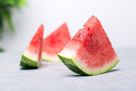 西瓜白肉的功效与作用（西瓜白肉的功效与作用禁忌）