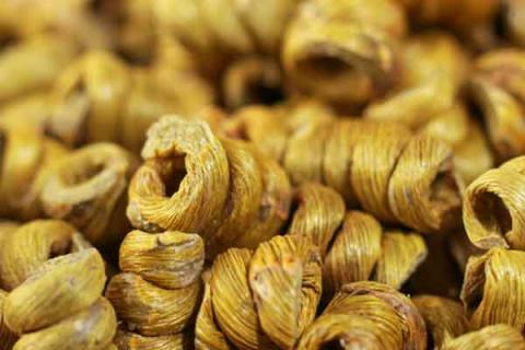 干石斛泡水喝的功效与作用（干石斛泡水喝的功效与作用）