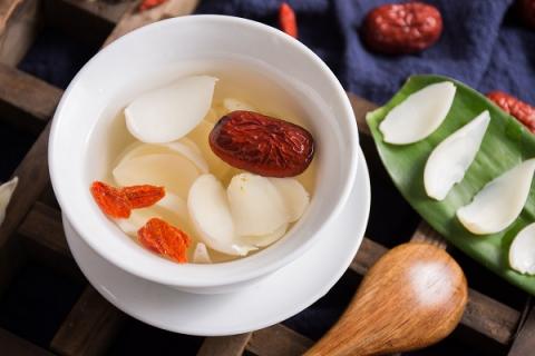 百合红枣汤的功效与作用 红豆莲子百合红枣汤的功效与作用