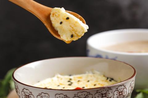 白糖蒸鸡蛋的功效与作用（白糖蒸鸡蛋的功效与作用是什么）