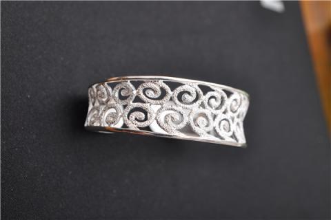 银子煮水的功效与作用 长期喝银子煮水会中毒吗