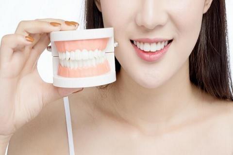 油拔法的功效与作用（含椰子油一星期牙齿的变化）