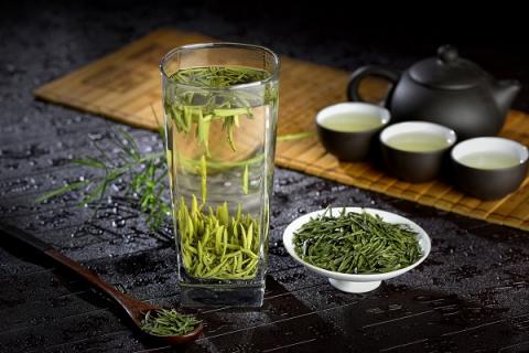 竹叶茶的功效与作用（芦根竹叶茶的功效与作用）