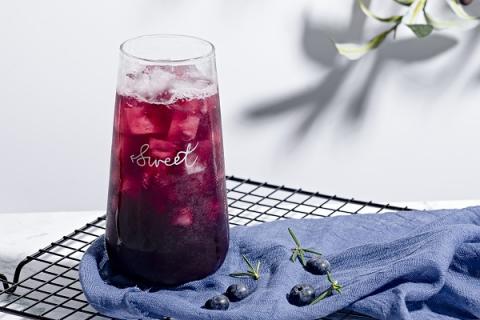 纯葡萄汁的功效与作用（纯葡萄汁的功效与作用及禁忌）