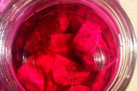 火龙果酒的功效与作用（火龙果酒的功效与作用宣传图片）