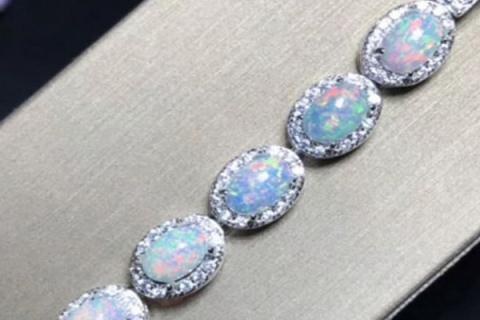 欧泊石的功效与作用 欧泊石的功效与作用寓意