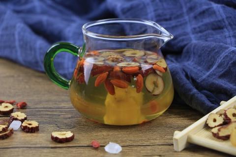 桂圆枸杞泡水的功效与作用 大枣桂圆枸杞泡水的功效与作用