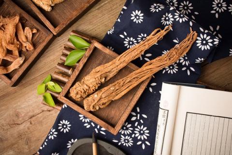 当归泡水的功效与作用 玫瑰花黄芪当归泡水的功效与作用