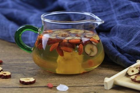 姜枣茶的功效与作用 女人喝姜枣茶的功效与作用