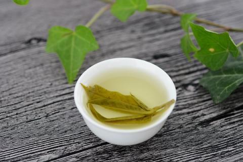 蒲公英苦丁茶的功效与作用（蒲公英苦丁茶的功效与作用及禁忌症）