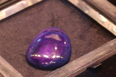 紫云母石的功效与作用（紫云母石的功效与作用的价格）