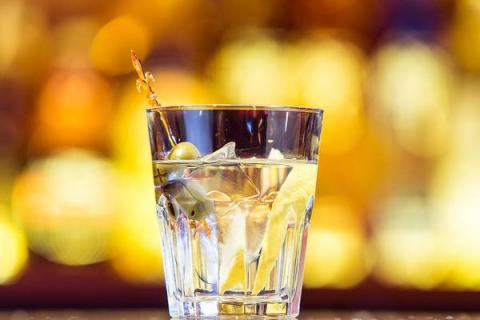 白酒的功效与作用 白酒的功效与作用女人喝酒的好处