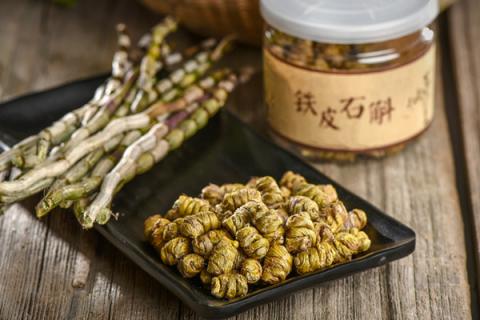 喝铁皮石斛的功效与作用（女性喝铁皮石斛有什么好处）