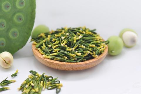 莲心茶泡水的功效与作用 莲心茶泡水的功效与作用护肝效果好吗