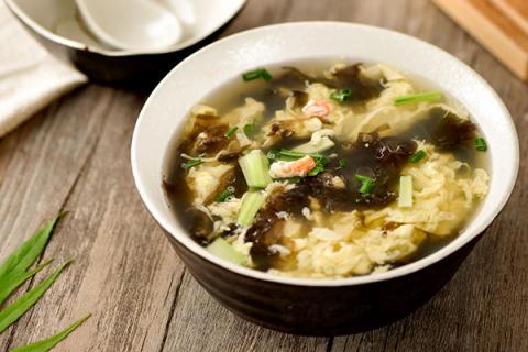 紫菜鸡蛋汤的功效与作用（紫菜鸡蛋汤的功效与作用及营养价值）