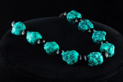 松石的功效与作用（原矿绿松石的功效与作用）