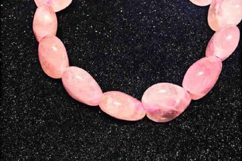 粉水晶的功效与作用 粉水晶的功效与作用寓意