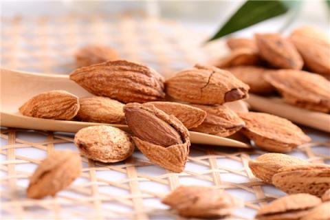 巴旦木杏仁的功效与作用 巴旦木一天吃几粒最好