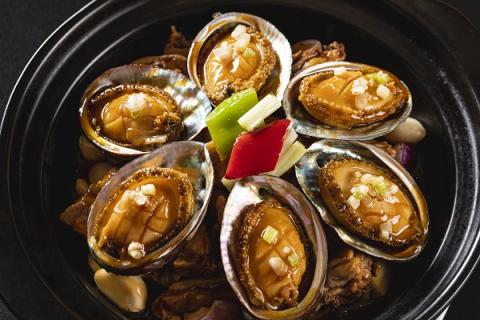 鲍鱼炖鸡的功效与作用 鲍鱼煲鸡有什么功效