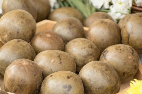 罗汉果花泡水喝的功效与作用 罗汉果花泡水喝的功效与作用及副作用