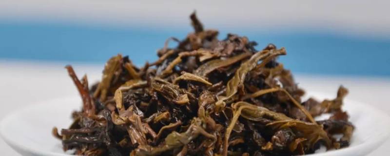 茶叶中的茶碱是什么（茶叶中的茶碱是什么怎样除去）