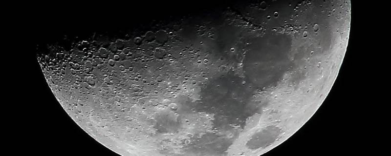 月球上的坑叫什么 月球表面的坑叫什么名字