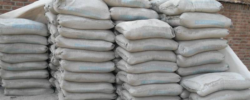 膨胀水泥的特点与用途（膨胀水泥的特点与用途有哪些）