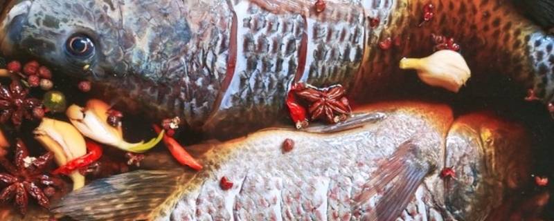 炸鱼时鱼怎样腌制入味（炸鱼时鱼怎样腌制入味好吃）