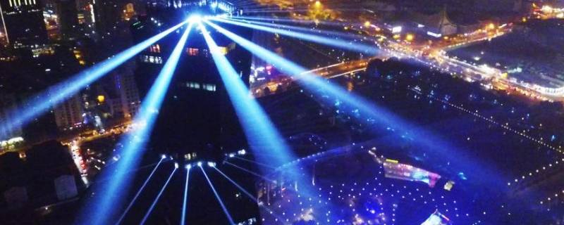 对灯光秀美景的描述 对灯光秀美景的描述句子