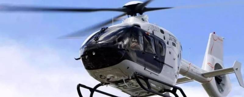 为什么直升机有两个螺旋桨 为什么直升机有两个螺旋桨工作原理