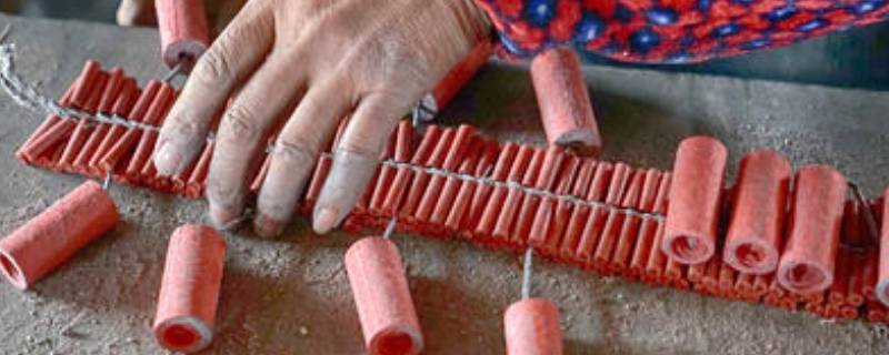 鞭炮的由来（鞭炮的由来和寓意）