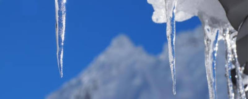 冬天屋檐下的冰柱叫什么 冬天屋檐下的冰柱叫什么名字