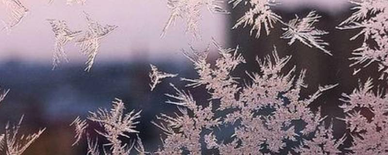 冬天窗户玻璃会冻裂吗 冬天窗户玻璃会冻裂吗