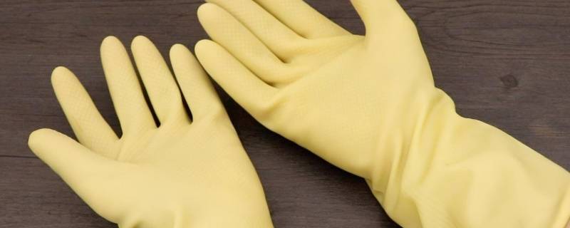 橡胶手套破了一个小洞怎么补 橡胶手套破了一个小洞怎么补好