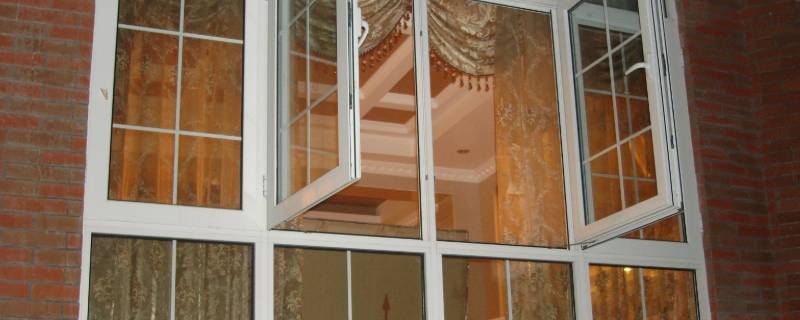 冬天屋里窗户上都是水怎么解决（冬天室内窗户上全是水是什么原因）