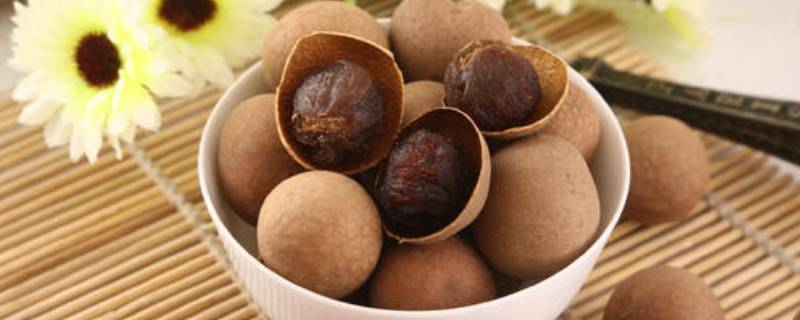 干桂圆里面白色是霉吗 干桂圆外面有白色粉末还能吃吗