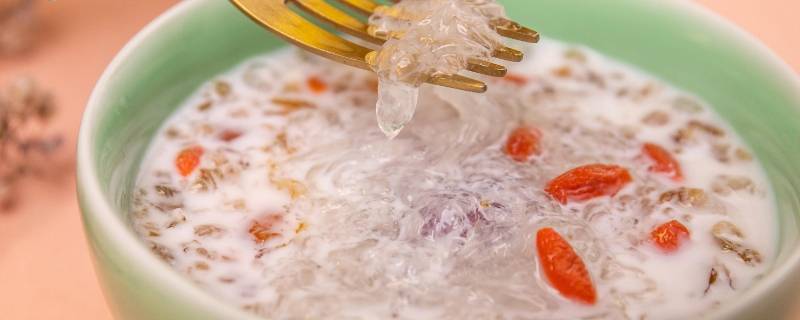 炖燕窝用冷水还是热水（炖燕窝要多长时间才好）