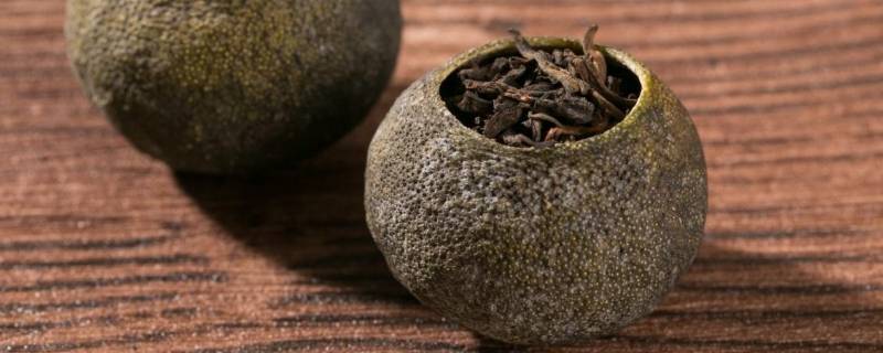 小青柑外面一层白色是发霉了吗 小青柑发霉的照片