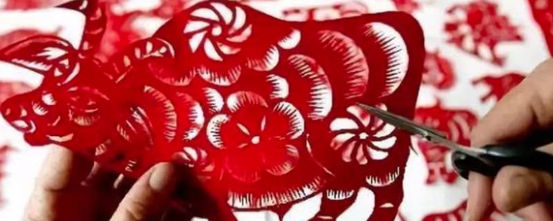剪窗花的寓意和象征（剪窗花的寓意和象征英文）