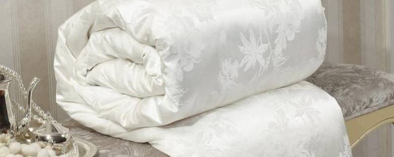 蚕丝被盖久了成团怎么处理 蚕丝被翻新多少钱一床