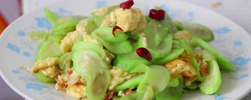 丝瓜可以和鸡蛋一起吃吗（鸡蛋和黄瓜一起吃的功效）