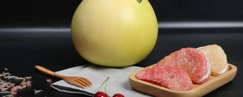 柚子里面有水是坏了吗 柚子里面有水是坏了吗图片